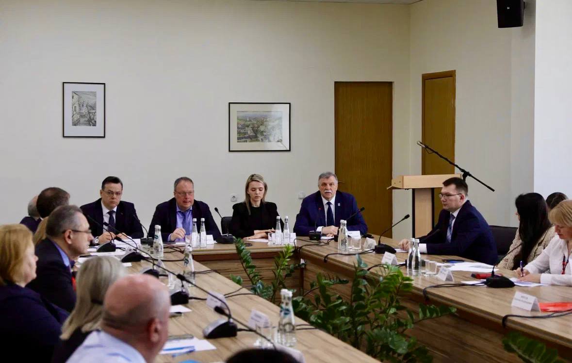 Курский Росреестр принял участие в круглом столе по совершенствованию системы бесплатной юридической помощи жителям приграничья.